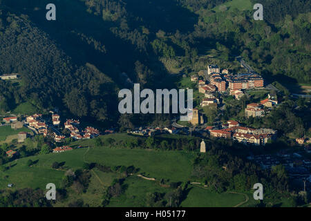 Luftaufnahme der Stadt Limpias, Kantabrien, Spanien Stockfoto