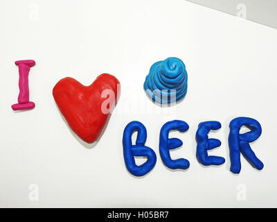 Ich liebe Bier aus Plastilin Stockfoto