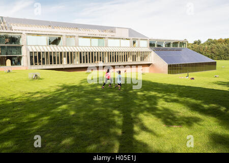 Die Burrell Collection außen auf dem Gelände des Pollok Park, Glasgow, Schottland Stockfoto