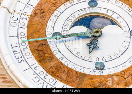 astronomische Uhr in Rimini in Italien Stockfoto
