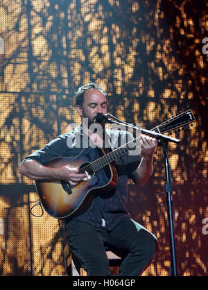 Bristow, VIRGINIA, USA. 17. September 2016. DAVE MATTHEWS rockt das Publikum bei FARM AID 31 IN BRISTOW, VIRGINIA am 17 SEPTEMBER 2016.photo © Jeff Moore © Jeff Moore/ZUMA Draht/Alamy Live News Stockfoto