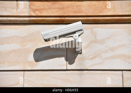 Potsdam, Deutschland. 15. Sep, 2016. Eine Überwachungskamera außerhalb der Landtag Landtag in Potsdam, Deutschland, 15. September 2016. Foto: RALF HIRSCHBERGER/DPA/Alamy Live-Nachrichten Stockfoto