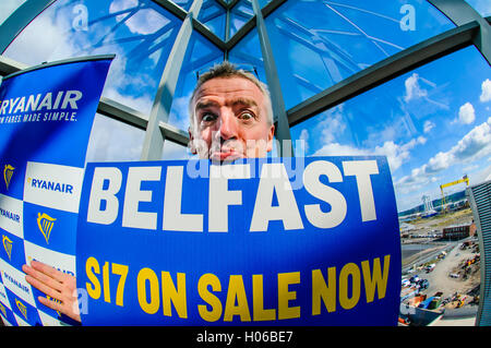 Belfast, Nordirland. 20 Sep 2016 - Michael O'Leary, CEO von Ryanair, kritisiert die Northern Ireland Assembly, fordert die Abschaffung der Airline Passenger Duty in Nordirland, und kündigt weitere Sitze von Belfast. Bildnachweis: Stephen Barnes/Alamy Live-Nachrichten Stockfoto