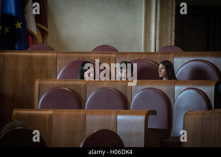 Roma 20. September 2016, der kommunalen Ratsversammlung im Beisein von Virginia Raggi Bürgermeister.   Lokalen Caption *** Roma 20. September 2016, der Gemeinderat treffen in Anwesenheit von Virginia Raggi mayor.pictured Linda Meleo, Enrico Stefano, Virginia Raggi Credit: Andrea Ronchini/Alamy Live News Stockfoto