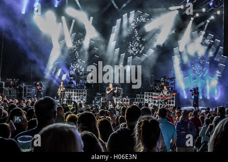 Clarkston, Michigan, USA. 15. Sep, 2016. RASCAL FLATTS Durchführung der Rhythmus & Wurzeln unterwegs bei DTE Energy Music Theatre in Clarkston, MI am 15. September 2016 © Marc Nader/ZUMA Draht/Alamy Live News Stockfoto