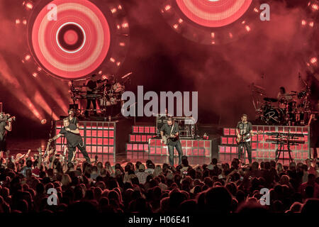 Clarkston, Michigan, USA. 15. Sep, 2016. RASCAL FLATTS Durchführung der Rhythmus & Wurzeln unterwegs bei DTE Energy Music Theatre in Clarkston, MI am 15. September 2016 © Marc Nader/ZUMA Draht/Alamy Live News Stockfoto