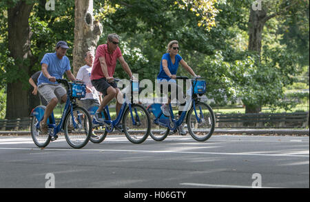 Menschen, citibikes im Central Park. Stockfoto