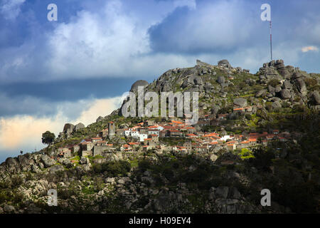 Das mittelalterliche Dorf von Monsanto in der Gemeinde Idanha-a-Nova, Monsanto, Beira, Portugal, Europa Stockfoto