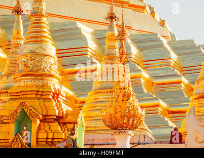 Shwedagon-Pagode, der heiligsten buddhistischen Pagode in Yangon (Rangoon), Myanmar (Birma), Myanmar, Asien Stockfoto