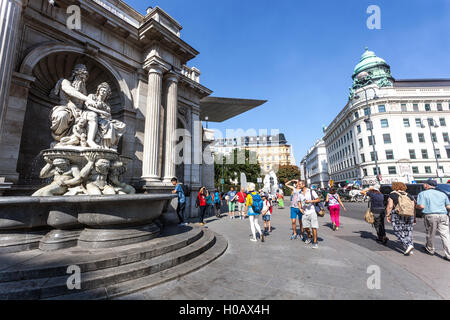 Albertina Museum (L) in Wien, Österreich Stockfoto