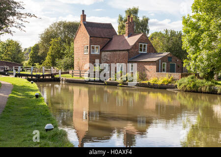 Schleusenwärter Hütte am Schloss 2, Braunston auf der Grand Union Canal, Northamptonshire, England, UK Stockfoto