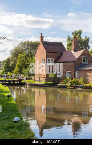 Schleusenwärter Hütte am Schloss 2, Braunston auf der Grand Union Canal, Northamptonshire, England, UK Stockfoto