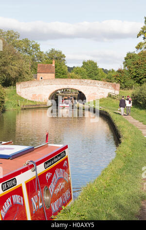 Narrowboat vertäut oberhalb Braunston unteren Schleuse auf der Grand Union Canal, Northamptonshire, England, UK Stockfoto