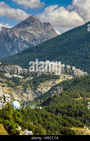 Victor-Emmanuel Fort auf einem Felsgrat über Modane, Frankreich Stockfoto