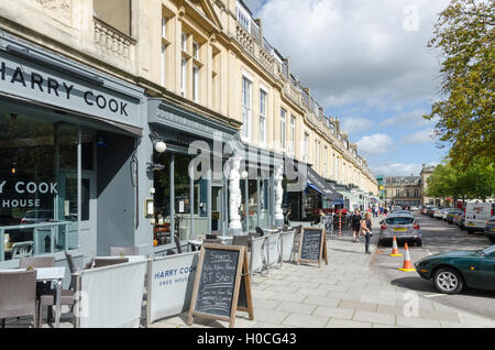 Bars und Restaurants in Montpellier zu Fuß in Cheltenham Stockfoto