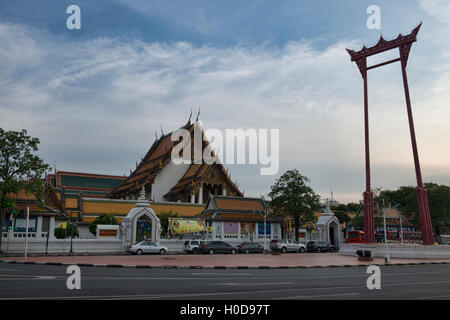 Die Riesenschaukel und Wat Suthat, Bangkok, Thailand Stockfoto