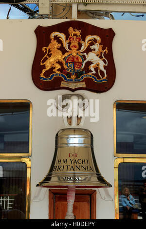 Schiffsglocke, HMY Britannia Royal Yacht Britannia, festgemacht am Ocean Terminal, Leith, Edinburgh, Scotland, UK Stockfoto