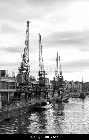 Historic Bristol City Hafen in Monochrom, Bristol, Avon, England, UK Stockfoto