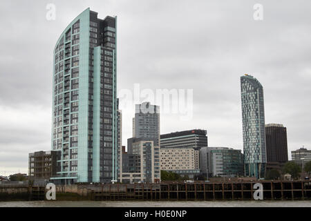 Alexandra Turm an Fürsten Dock und andere Wasser-Gebäude Liverpool Merseyside UK Stockfoto