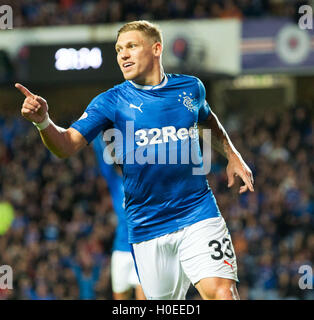 Rangers Martyn Waghorn feiert Tor seiner Mannschaft Vierter des Spiels beim Betfred Cup Viertel Finale im Ibrox Stadium, Glasgow. Stockfoto