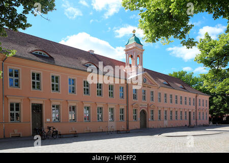 Altes Gymnasium Neuruppin Schulplatz Altes Gymnasium Stockfoto