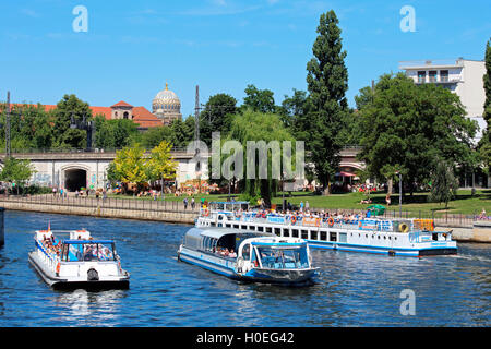 Berlin-Spree-James-Simon-Park Stockfoto