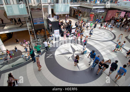 Innere des Eaton Centre, Toronto, Kanada Stockfoto