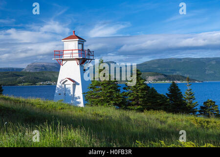 Ein kleiner Leuchtturm an Woody Point, Neufundland und Labrador, Kanada. Stockfoto