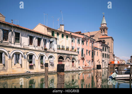 Charakteristischen Kanal in Chioggia, Lagune von Venedig, Italien. Stockfoto