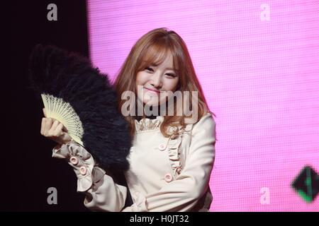 Seoul, Korea. 20. Sep, 2016. Ji-Eun Song hält ihr zweites Solo Mini Album Bobby Doll in Seoul, Korea am 20. September 2016 Schaufenster. (China und Korea Rechte heraus) © TopPhoto/Alamy Live-Nachrichten Stockfoto