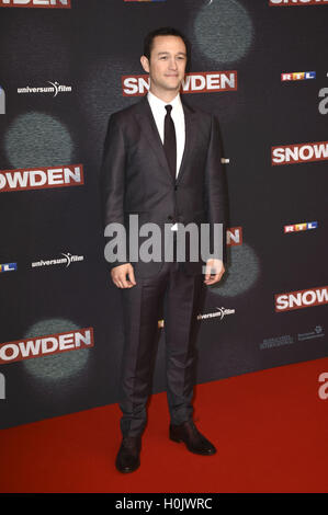Joseph Gordon-Levitt Teilnahme an der "Snowden" Europa-Premiere im Mathaeser Filmpalast am 19. September 2016 in München. | Verwendung weltweit Stockfoto