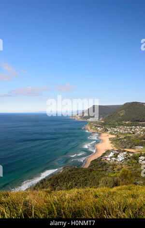 Malerischer Blick auf Stanwell Park von Bald Hill Lookout, South Coast, New South Wales, NSW, Australien Stockfoto