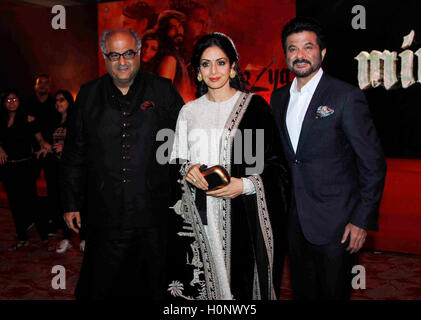 Bollywood-Filmemacher Boney Kapoor, Schauspieler Sridevi und Anil Kapoor während der Musik-Start des Films Mirzya in Mumbai Stockfoto