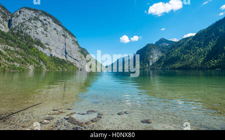 Herz aus Stein im Wasser, über den Königssee, Nationalpark Berchtesgaden, Berchtesgaden, Oberbayern anzeigen Stockfoto