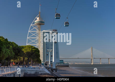 Vasco da Gama Tower und Seilbahn Parque Das Nações Lissabon Portugal Stockfoto