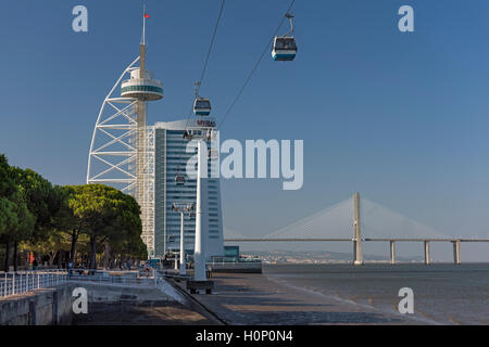 Vasco da Gama Tower und Seilbahn Parque Das Nações Lissabon Portugal Stockfoto