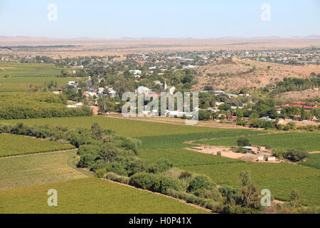 Keimoes, Blick über die Weinberge und die Stadt vom Tierberg Mast im Naturschutzgebiet Tierberg Stockfoto