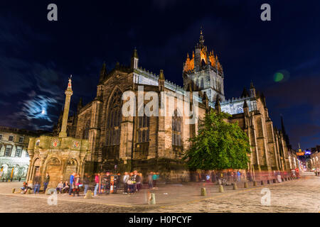 St. Giles Cathedral in Edinburgh, Schottland, in der Nacht Stockfoto