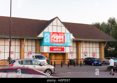 Außenansicht des Haupteingangs ein Argos extra speichern, Victoria Retail Park, South Ruislip, Middlesex, Großbritannien Stockfoto