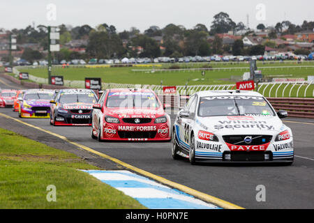 MELBOURNE/Australien - 17. September 2016: Supersportwagen Carrera 20 - Sandown 500 "Retro" Langstreckenrennen in Sandown Raceway. Stockfoto