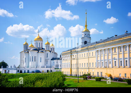 Uspenski-Kathedrale und Bell tower in Vladimir, Goldener Ring, Russland Stockfoto