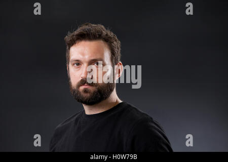 Dominic Hinde, der Journalist und Schriftsteller, an das Edinburgh International Book Festival. Edinburgh, Schottland. 15. August 2016 Stockfoto