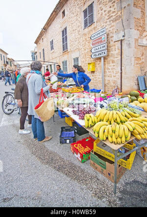 Santanyi am Samstag Markttag in Santanyi, Mallorca, Balearen, Spanien am 30. April 2016. Stockfoto