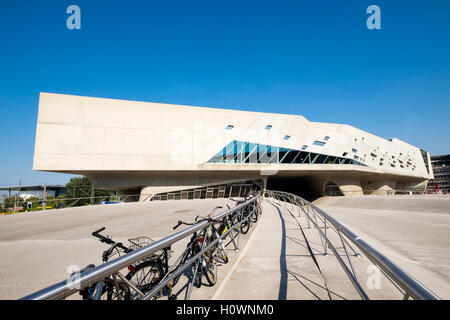 Außenansicht des Phaeno Science Center in Wolfsburg, Deutschland, Architektin Zaha Hadid Stockfoto