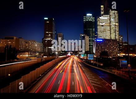 Blick auf den Stadtteil la Defense von Pont de Neuilly Abend, Paris, Frankreich Stockfoto