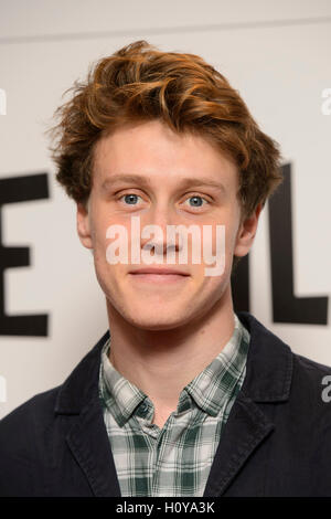 George MacKay besuchen die Opening Night Gala des Raindance Film Festival, an der Vue Kino, Leicester Square, London. Stockfoto