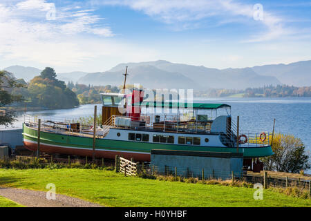 Die MV Western Belle Passagier Cruiser neben Ullswater gewartet. in Pooley Bridge. Lake District National Park. Cumbria. England. Stockfoto