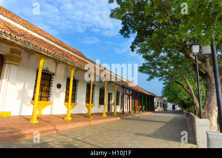 Schöne Allee kolonialen Straße in Mompox, Kolumbien Stockfoto