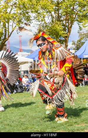 Erste Nationen Tänzer, DTES Pow Wow und Kulturfest, Oppenheimer Park, Vancouver, Britisch-Kolumbien, Kanada Stockfoto