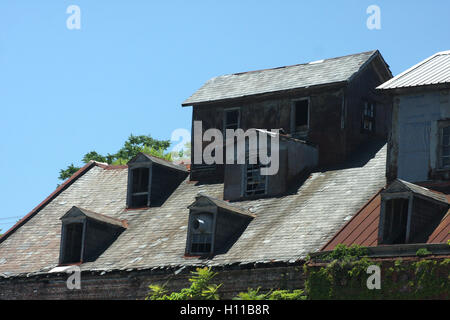 Detail der verlassenen Piemont-Mehl-Mühle und Silo Gebäude an der Jefferson Street in Lynchburg, Virginia Stockfoto